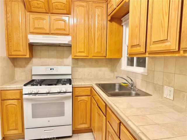 1744 Huntington Drive, South Pasadena, CA 91030