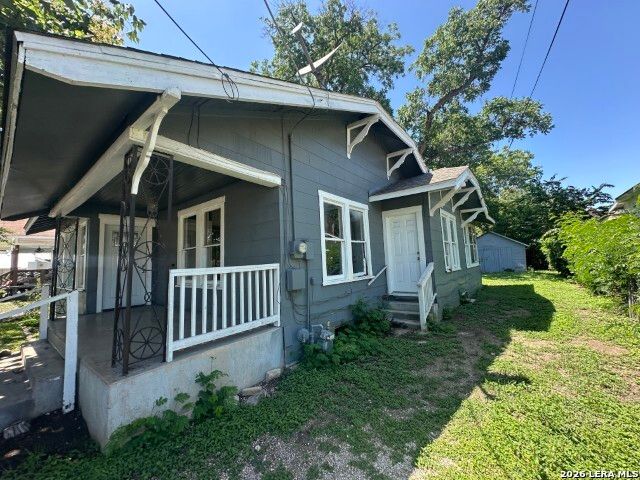 423 Barrett Place, San Antonio, TX 78225