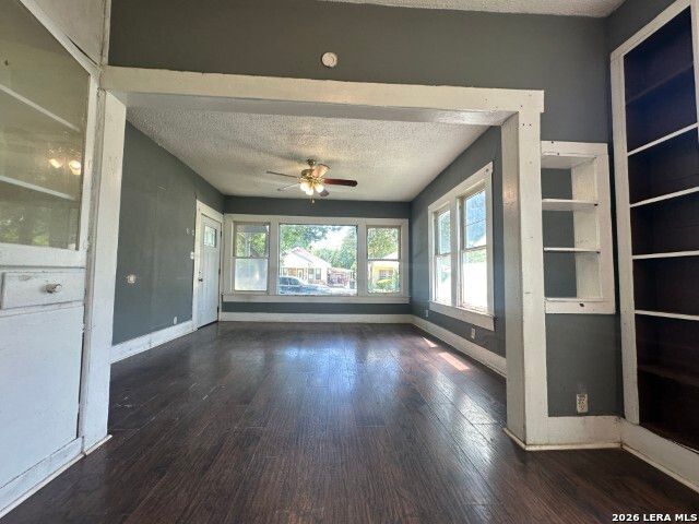 423 Barrett Place, San Antonio, TX 78225