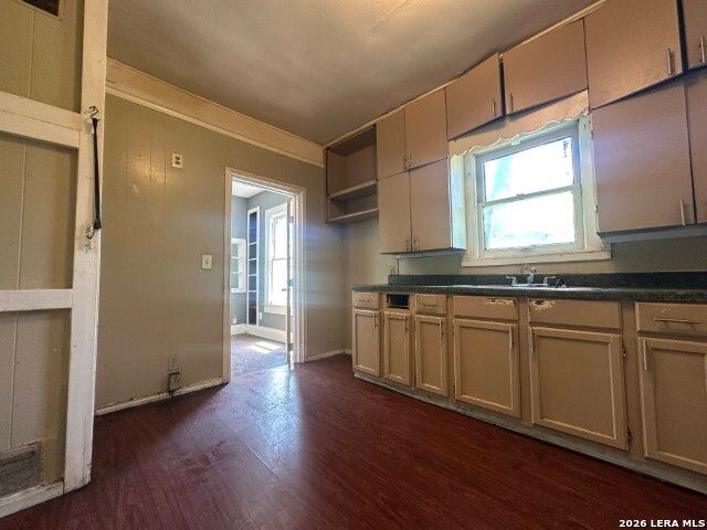 423 Barrett Place, San Antonio, TX 78225