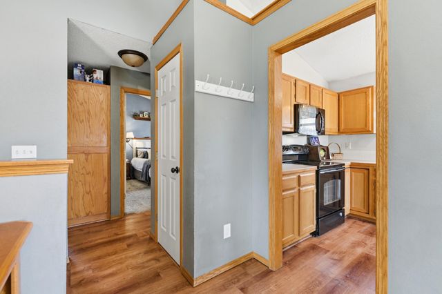 4044 Farmstead St, Bel Aire, KS 67220