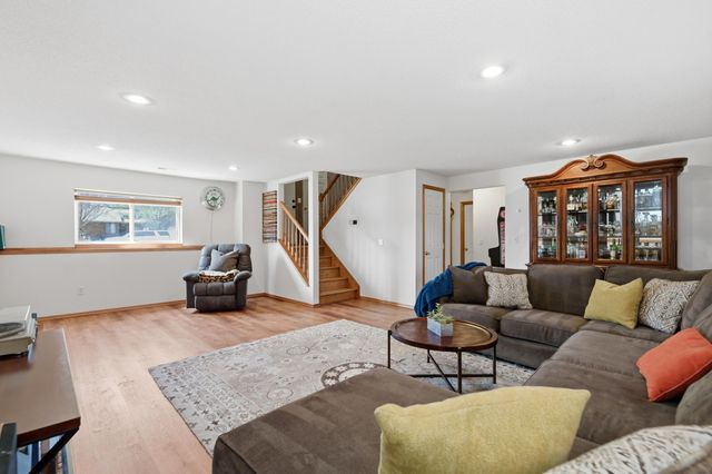 4044 Farmstead St, Bel Aire, KS 67220