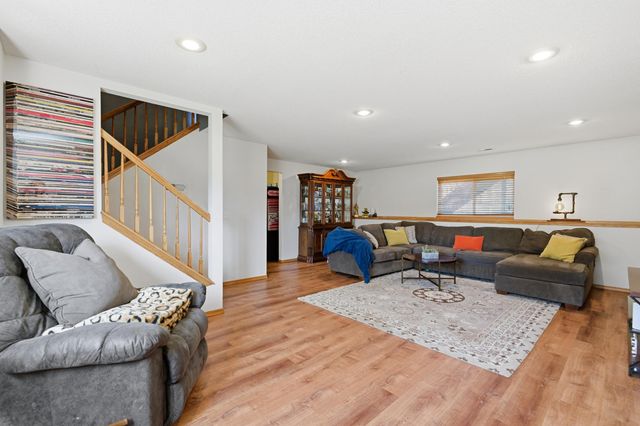 4044 Farmstead St, Bel Aire, KS 67220