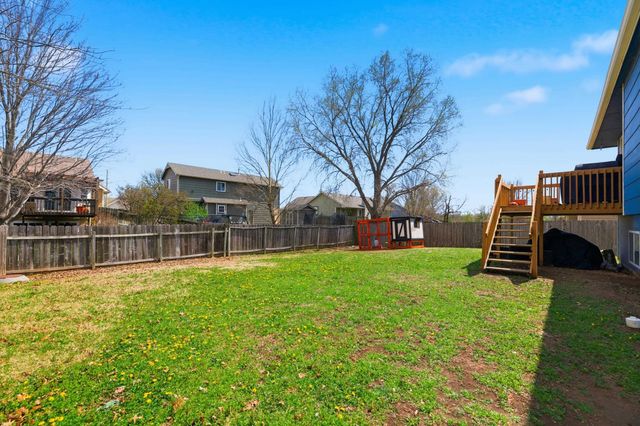 4044 Farmstead St, Bel Aire, KS 67220