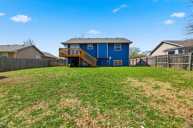 4044 Farmstead St, Bel Aire, KS 67220