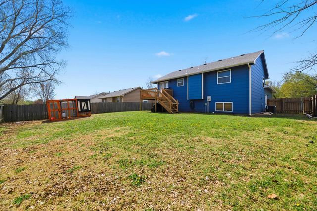 4044 Farmstead St, Bel Aire, KS 67220
