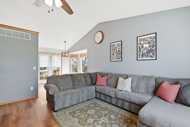 4044 Farmstead St, Bel Aire, KS 67220