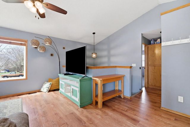 4044 Farmstead St, Bel Aire, KS 67220