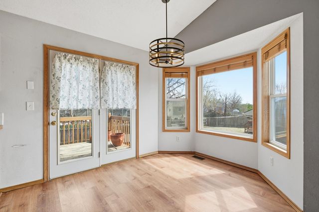 4044 Farmstead St, Bel Aire, KS 67220