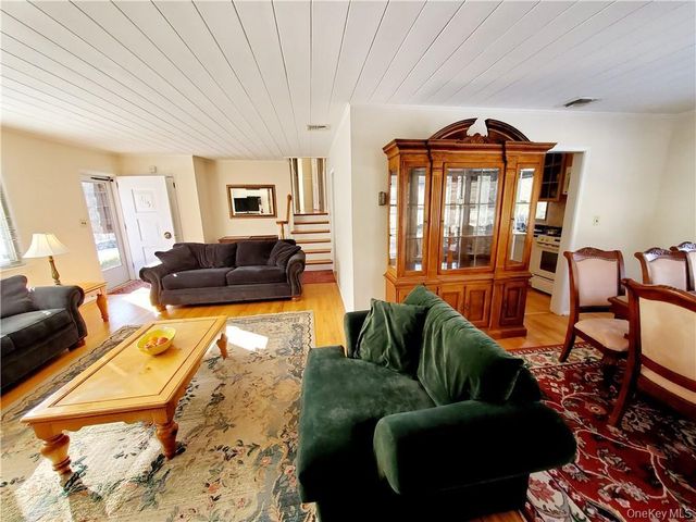 215 Harriman Road, Irvington, NY 10533