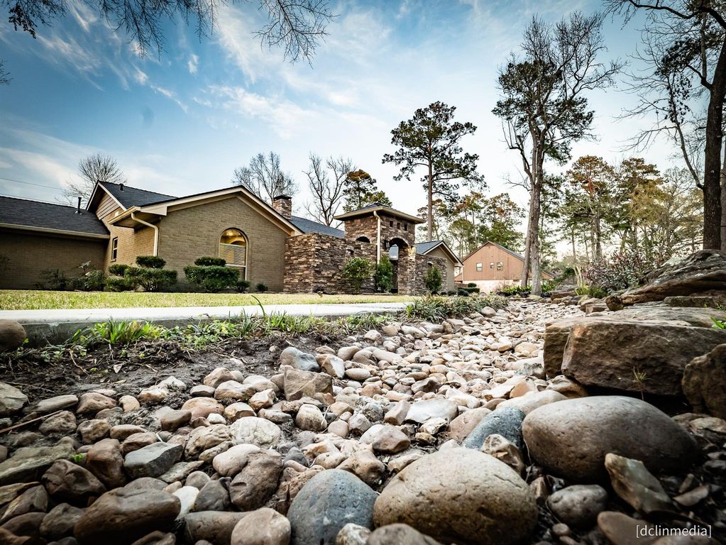 1711 Palomino Lane, Kingwood, TX 77339