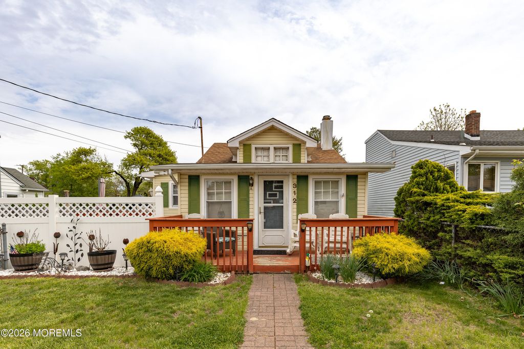 312 Elmwood Drive, Cliffwood Beach, NJ 07735