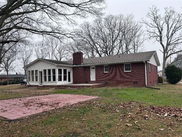 109 West Stewart Street, Pelzer, SC 29669