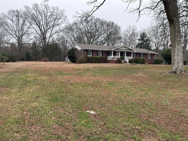 109 West Stewart Street, Pelzer, SC 29669