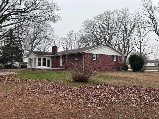 109 West Stewart Street, Pelzer, SC 29669