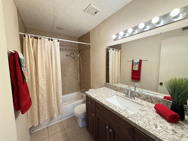 17401 Red Oak Drive 61, Houston, TX 77090