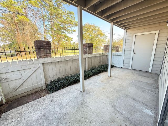 17401 Red Oak Drive 61, Houston, TX 77090