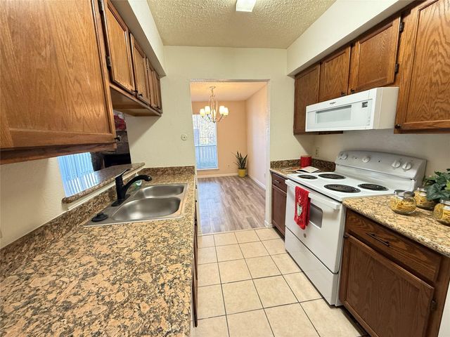 17401 Red Oak Drive 61, Houston, TX 77090