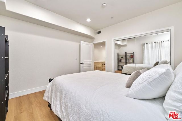 2321 W 10th Street 102, Los Angeles, CA 90006