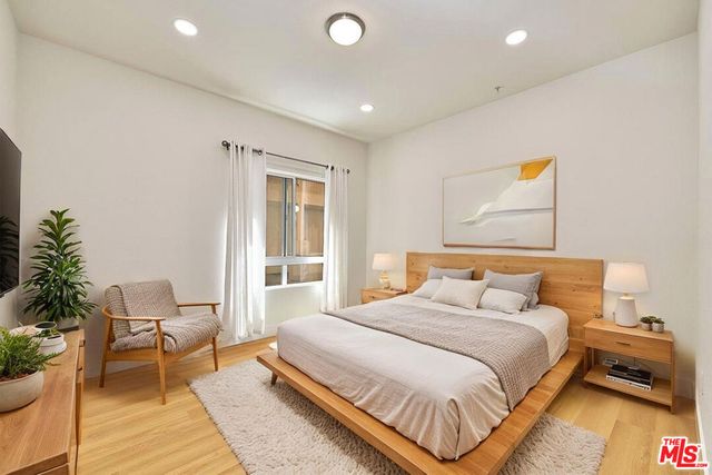 2321 W 10th Street 102, Los Angeles, CA 90006