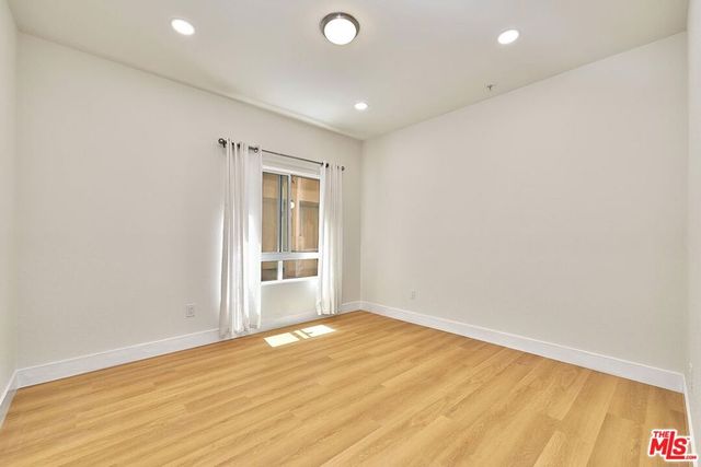 2321 W 10th Street 102, Los Angeles, CA 90006