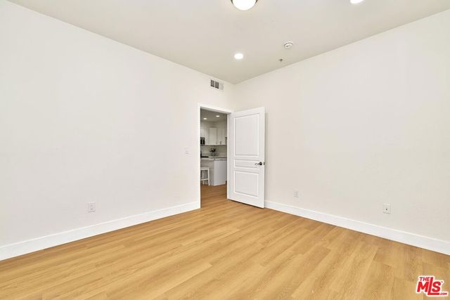 2321 W 10th Street 102, Los Angeles, CA 90006