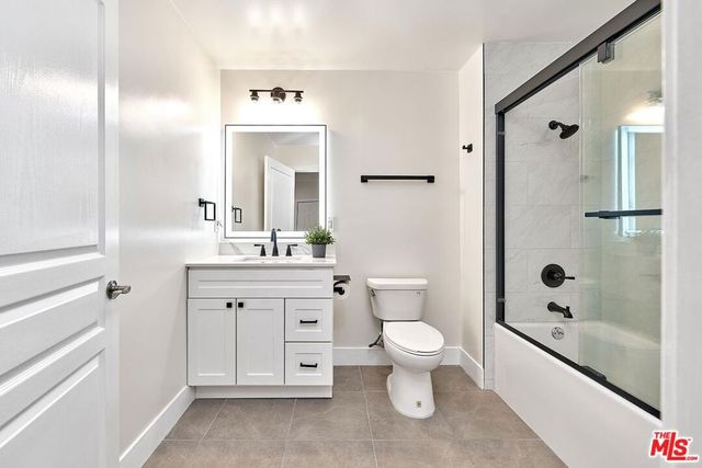 2321 W 10th Street 102, Los Angeles, CA 90006