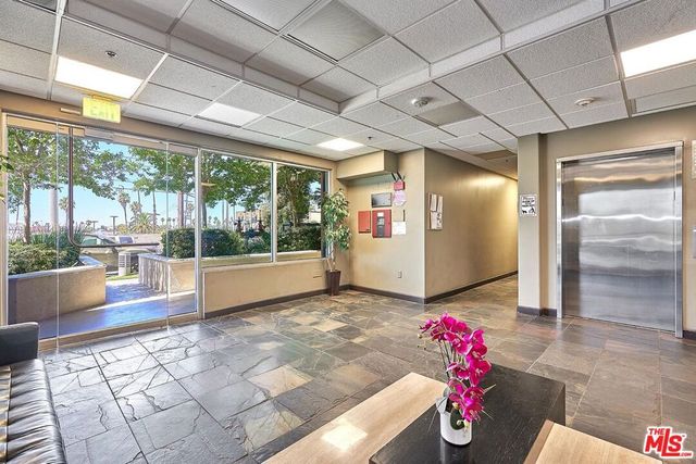 2321 W 10th Street 102, Los Angeles, CA 90006