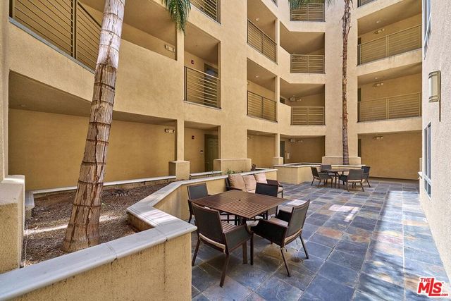 2321 W 10th Street 102, Los Angeles, CA 90006