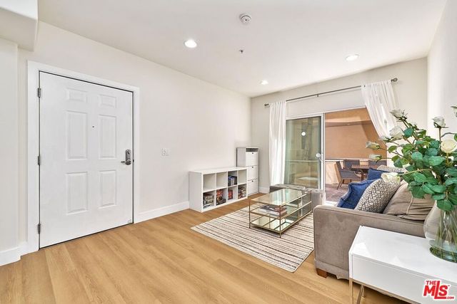 2321 W 10th Street 102, Los Angeles, CA 90006