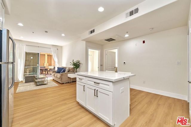 2321 W 10th Street 102, Los Angeles, CA 90006