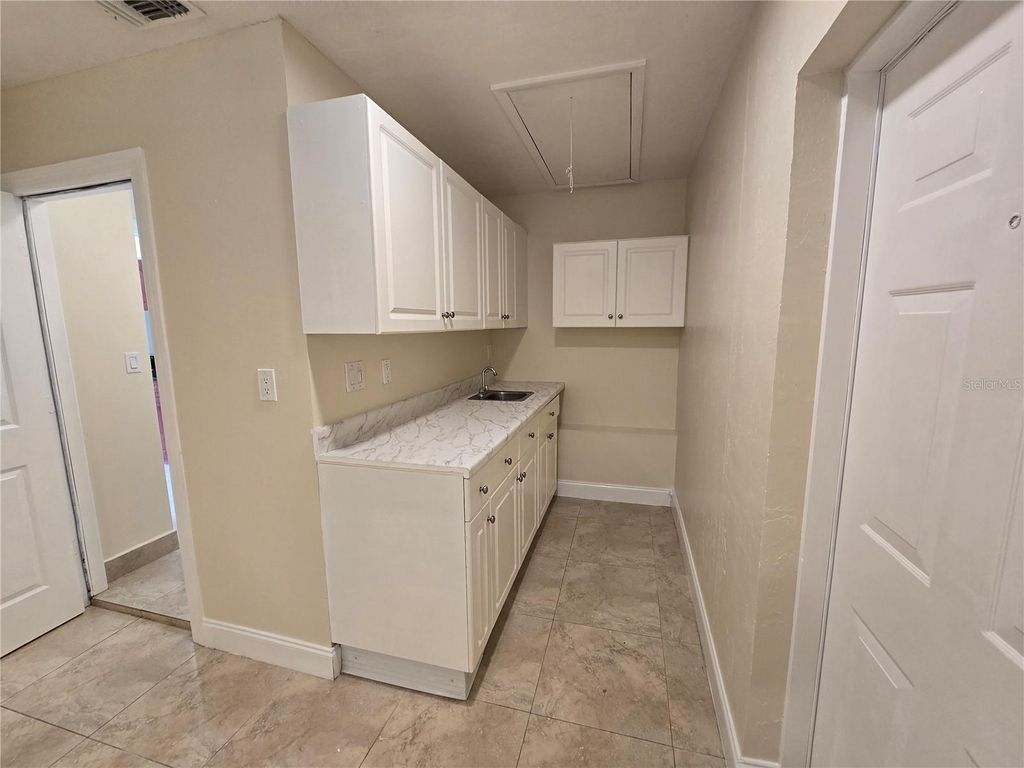 Image 19 of property listing at 1417 CORNELIA AVENUE, Sebring, FL 33870