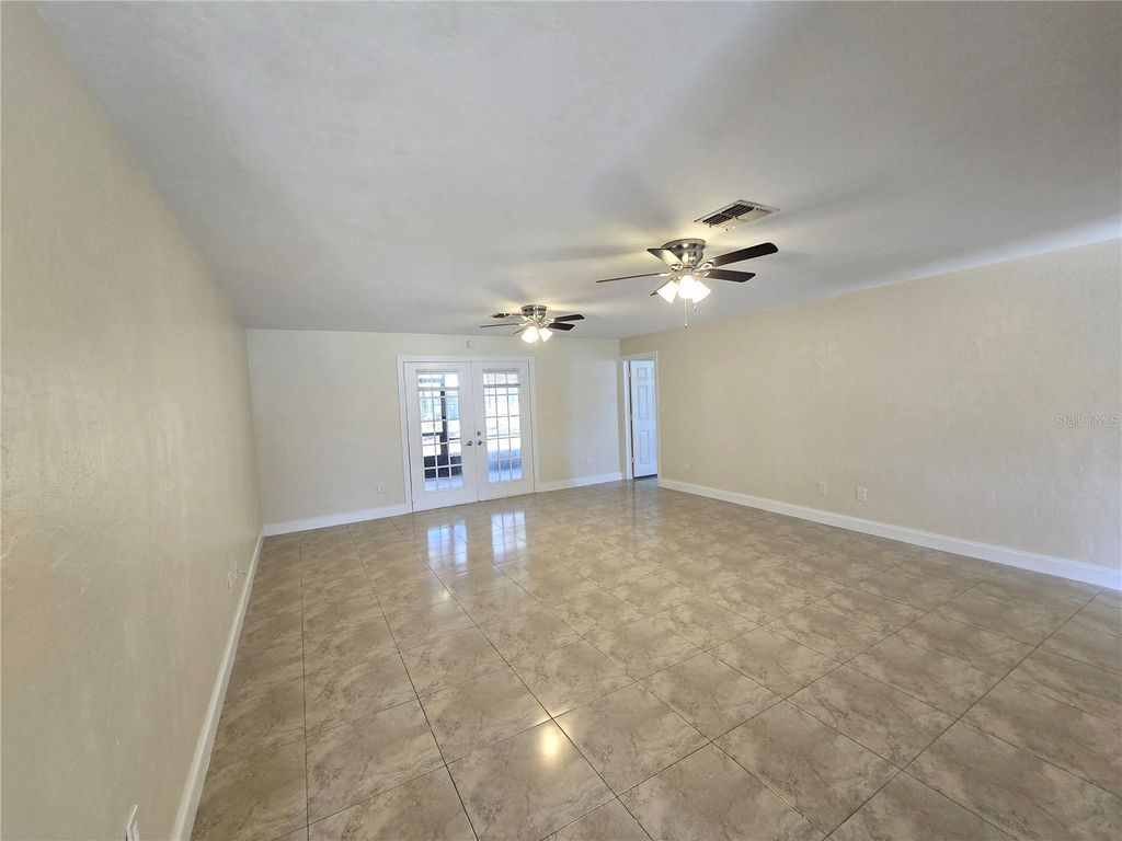 Image 3 of property listing at 1417 CORNELIA AVENUE, Sebring, FL 33870