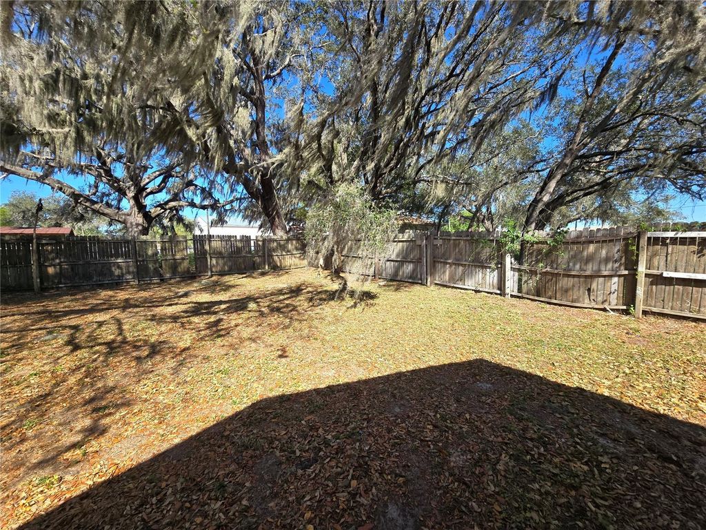 Image 25 of property listing at 1417 CORNELIA AVENUE, Sebring, FL 33870