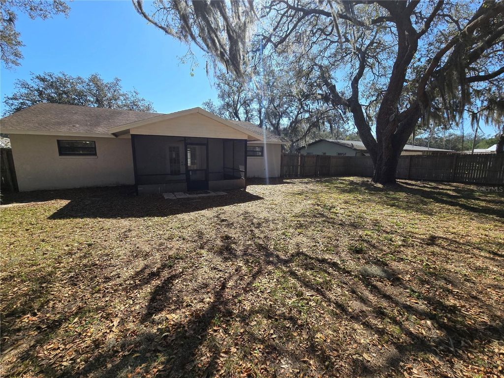 Image 26 of property listing at 1417 CORNELIA AVENUE, Sebring, FL 33870