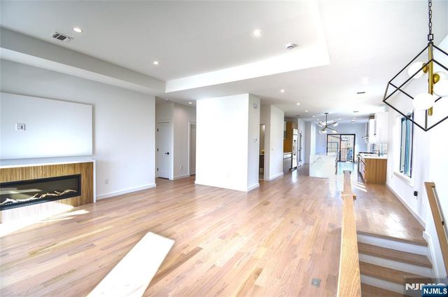 35 Henry Avenue 2nd Floor, Palisades Park, NJ 07650