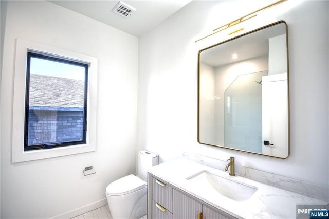 35 Henry Avenue 2nd Floor, Palisades Park, NJ 07650