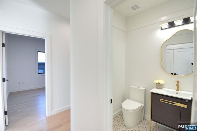 35 Henry Avenue 2nd Floor, Palisades Park, NJ 07650