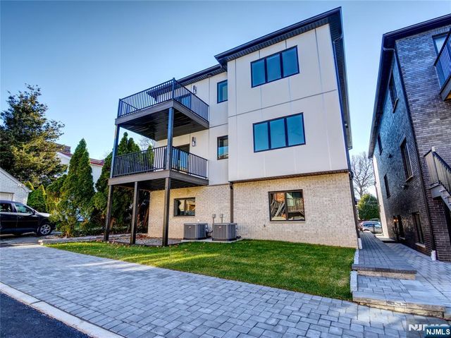 35 Henry Avenue 2nd Floor, Palisades Park, NJ 07650