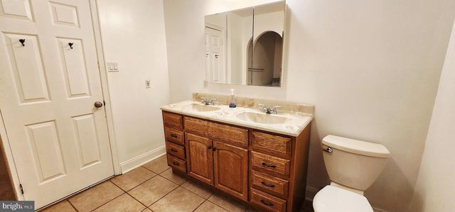 3 COLCHESTER PL, Newtown, PA 18940