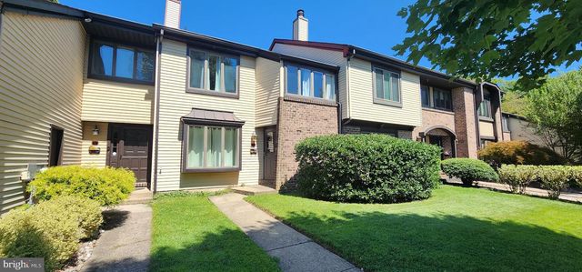 3 COLCHESTER PL, Newtown, PA 18940