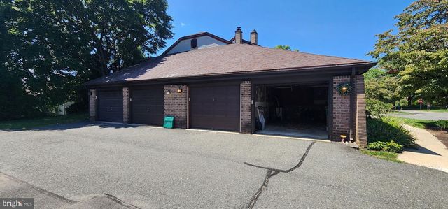 3 COLCHESTER PL, Newtown, PA 18940