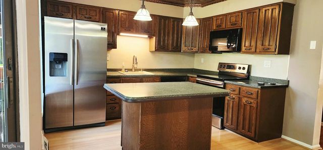 3 COLCHESTER PL, Newtown, PA 18940