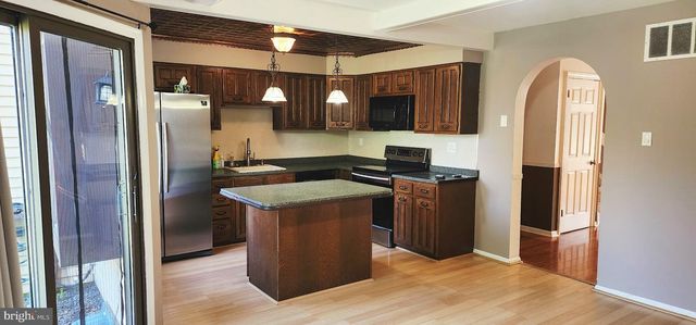 3 COLCHESTER PL, Newtown, PA 18940