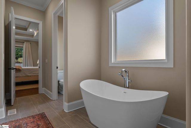 126 Chestnut Pond Lane, Simpsonville, SC 29681