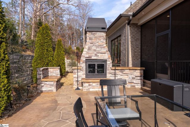 126 Chestnut Pond Lane, Simpsonville, SC 29681