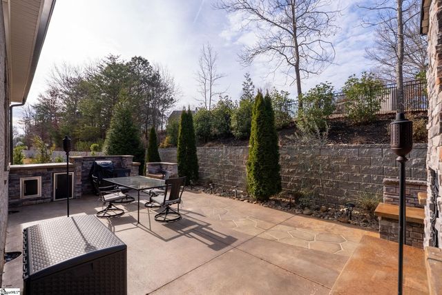 126 Chestnut Pond Lane, Simpsonville, SC 29681