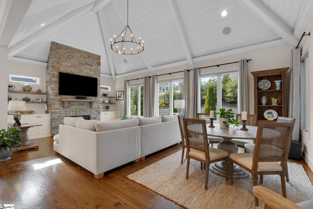 126 Chestnut Pond Lane, Simpsonville, SC 29681