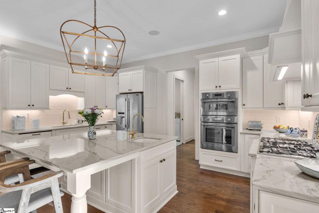 126 Chestnut Pond Lane, Simpsonville, SC 29681