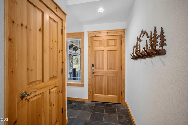 57641 Splitrock Lane 2, Sunriver, OR 97707